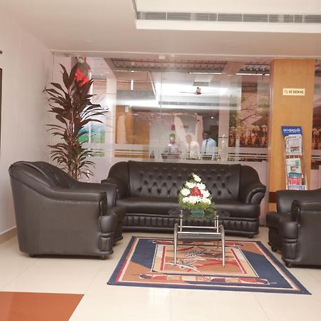 Hotel Peninsula Thrissur 외부 사진