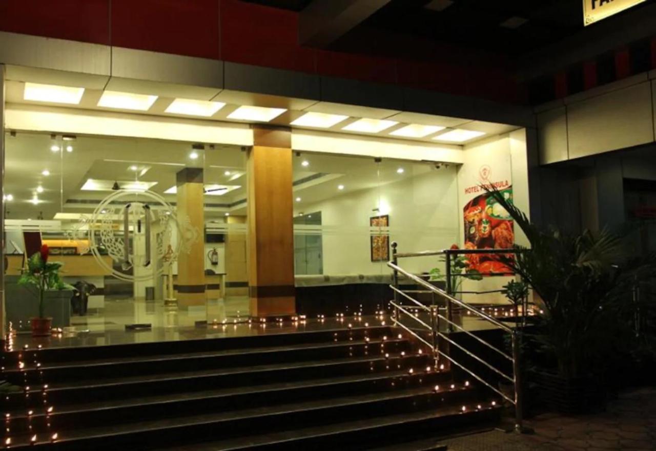 Hotel Peninsula Thrissur 외부 사진