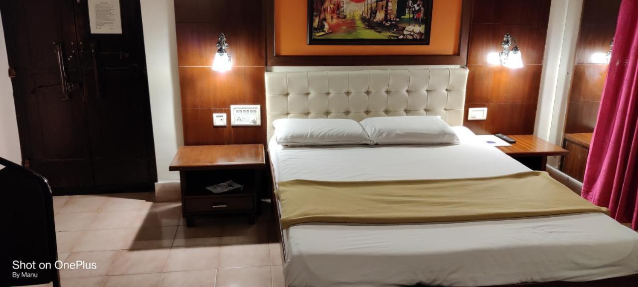 Hotel Peninsula Thrissur 외부 사진