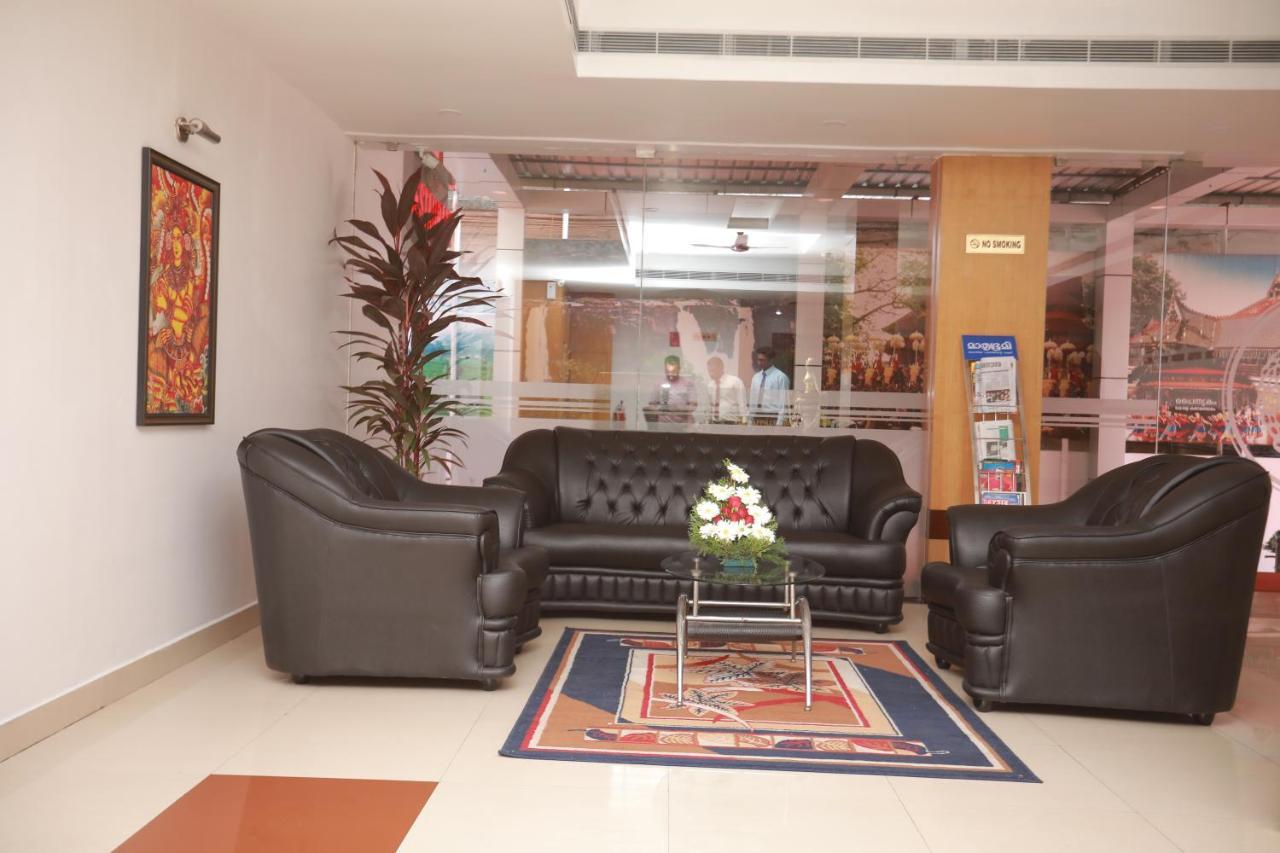 Hotel Peninsula Thrissur 외부 사진