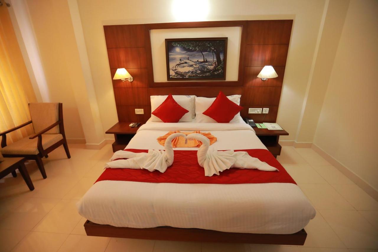 Hotel Peninsula Thrissur 외부 사진