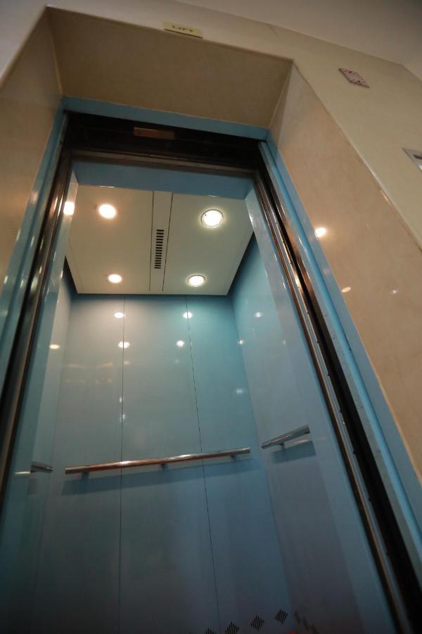 Hotel Peninsula Thrissur 외부 사진