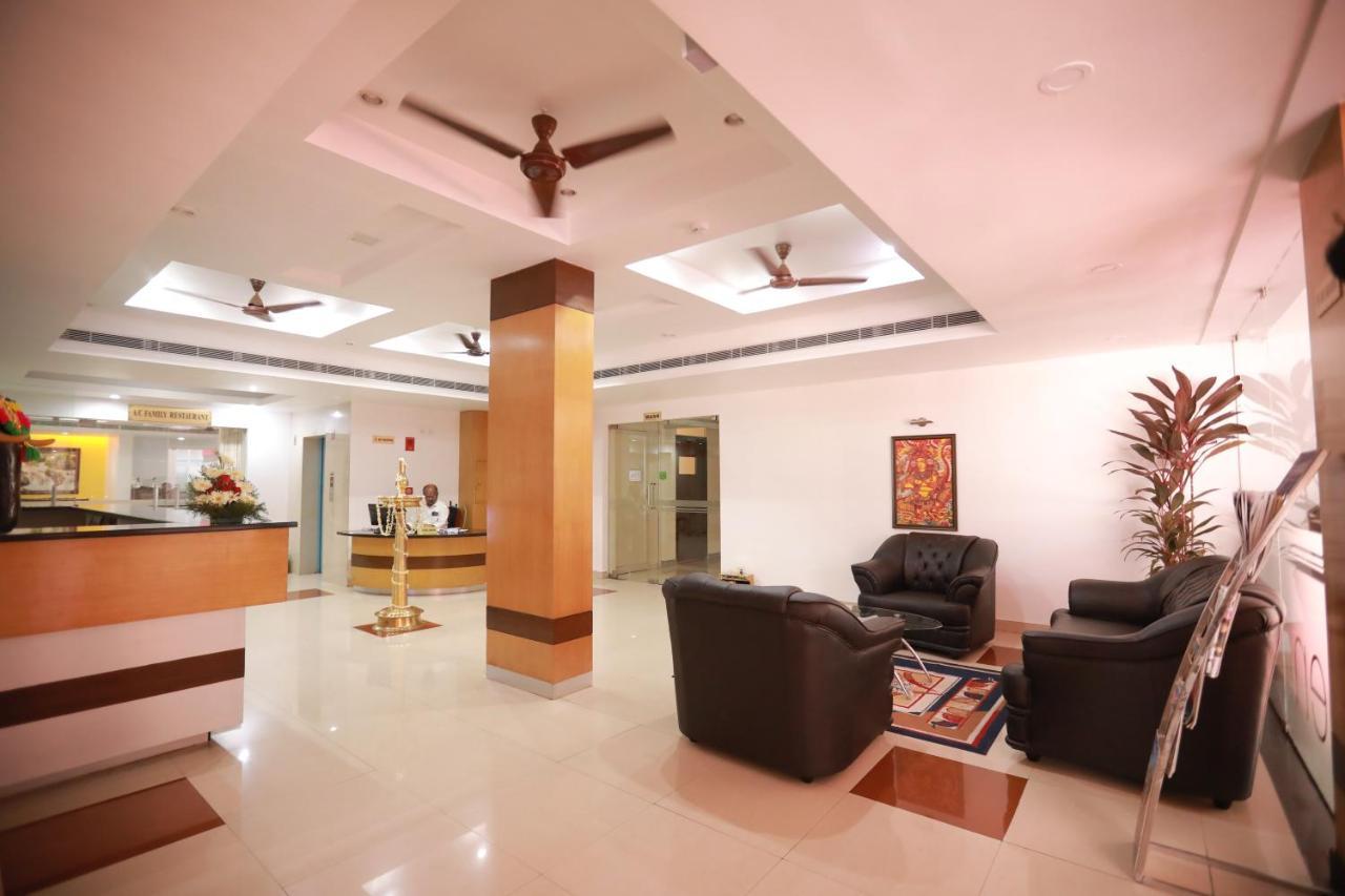 Hotel Peninsula Thrissur 외부 사진