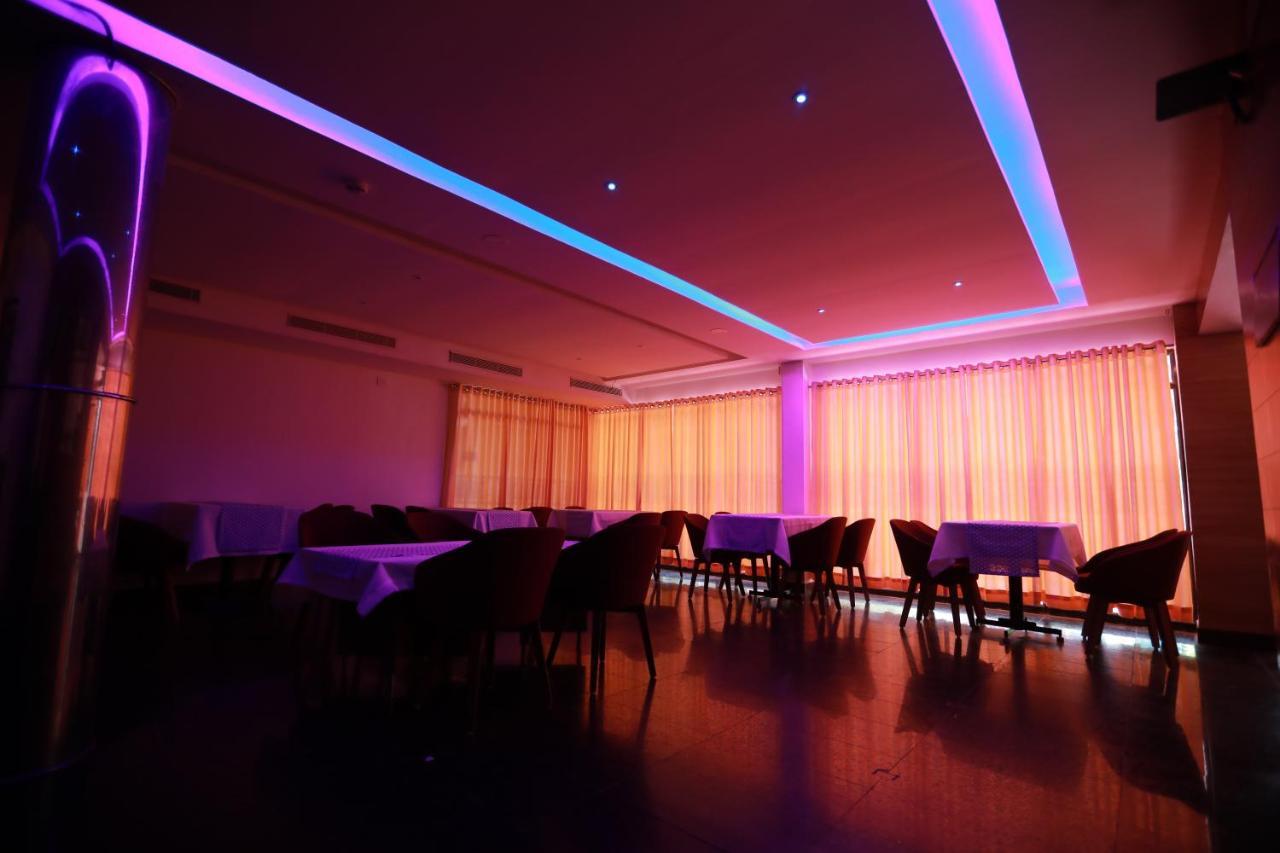 Hotel Peninsula Thrissur 외부 사진
