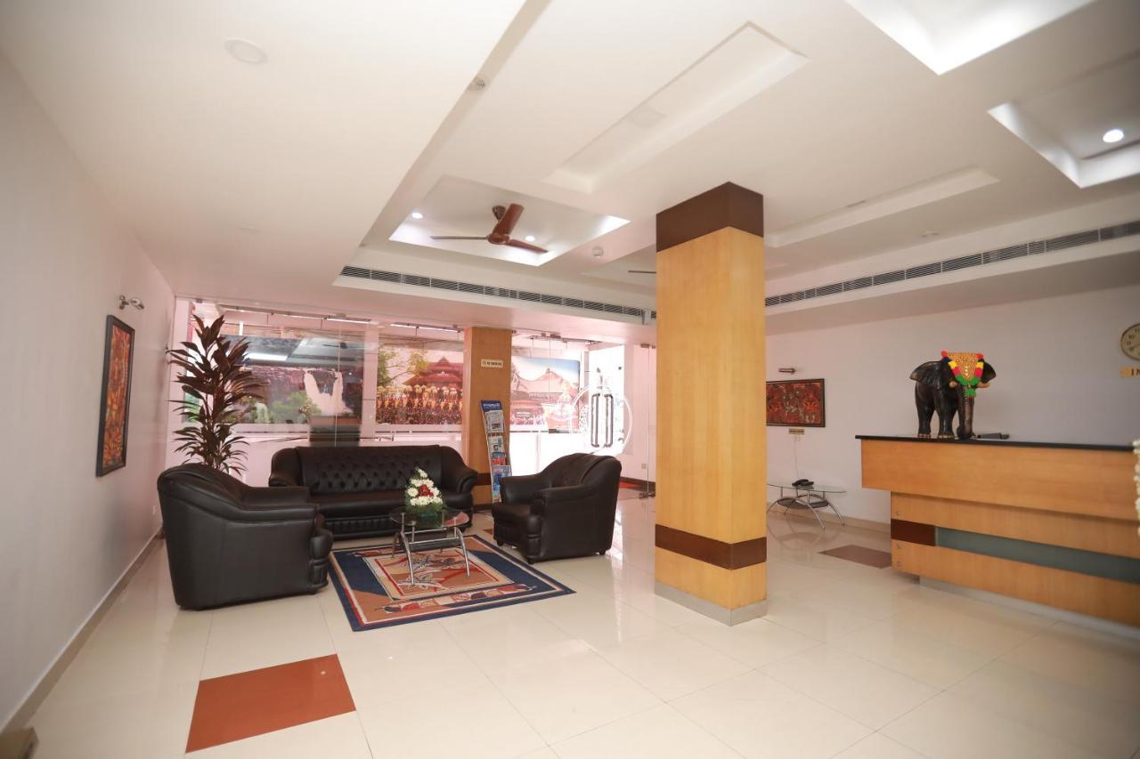 Hotel Peninsula Thrissur 외부 사진